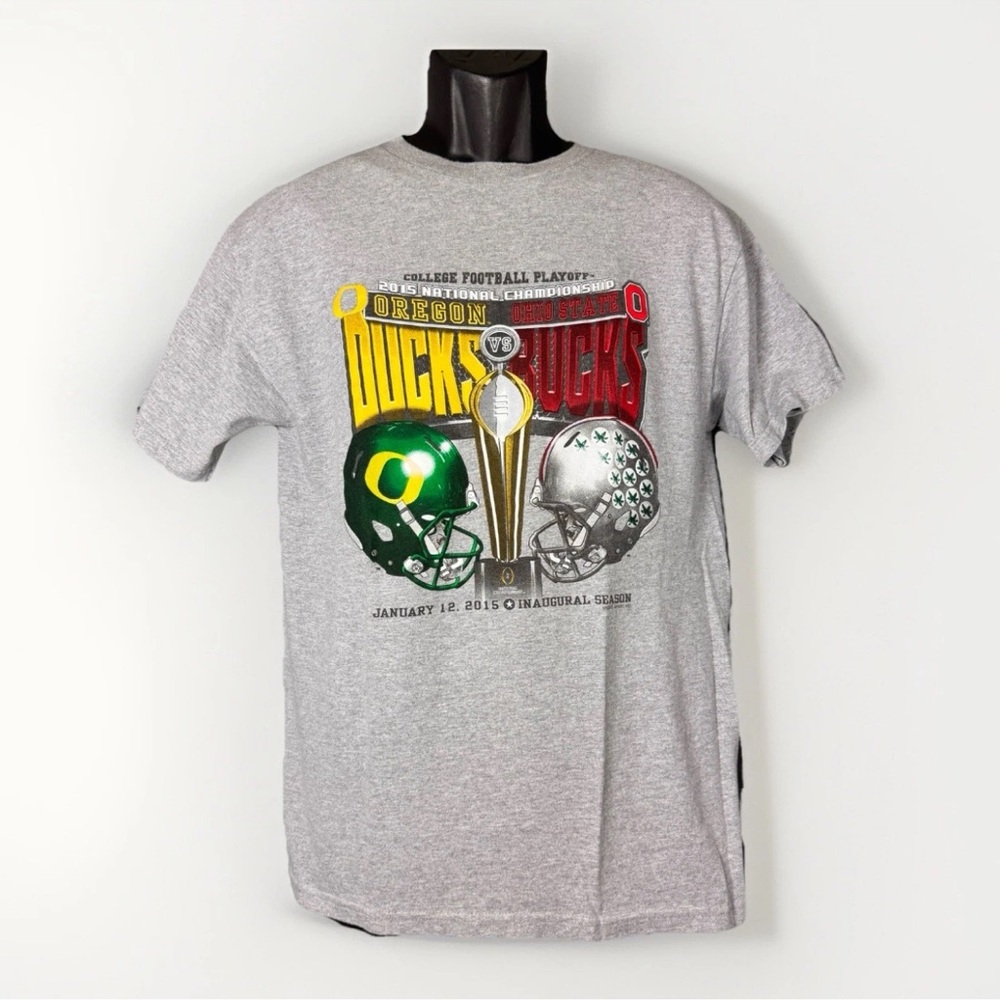 Oregon Vs Ohio St 2015 National Championship ‘Ducks vs Bucks’ Men’s T-Shirt Sz M